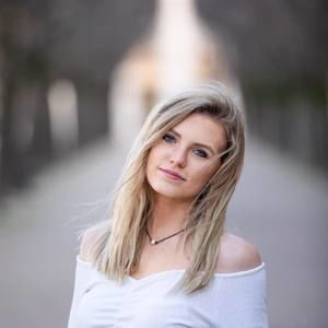 Meet your Posher, Isabel